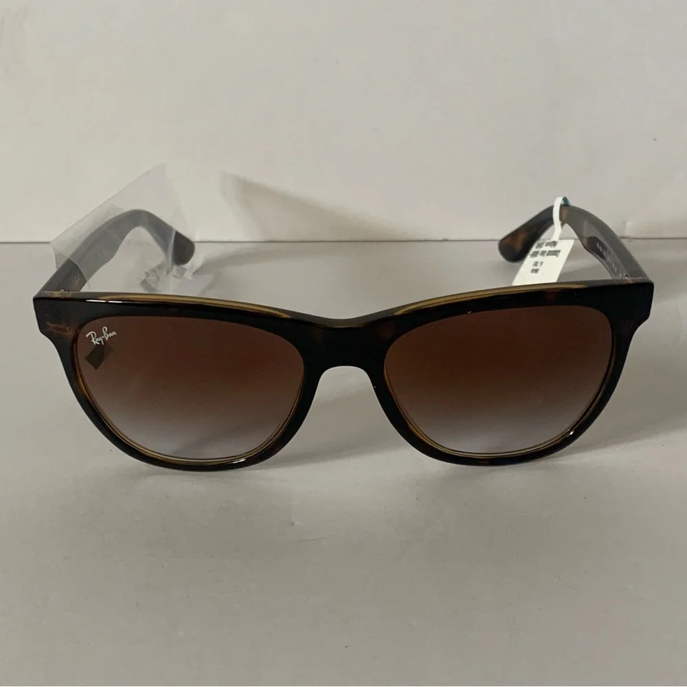 NWT. RAY-BAN 54mm Wayfarer Sunglasses